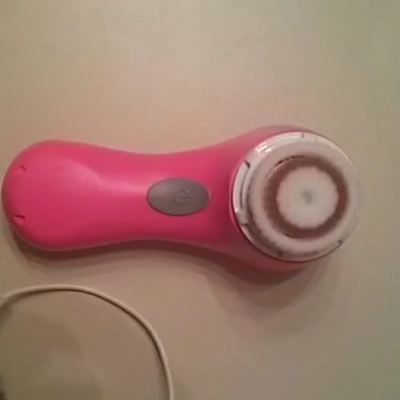 Clarisonic mia pink, 4 brushes amd charger